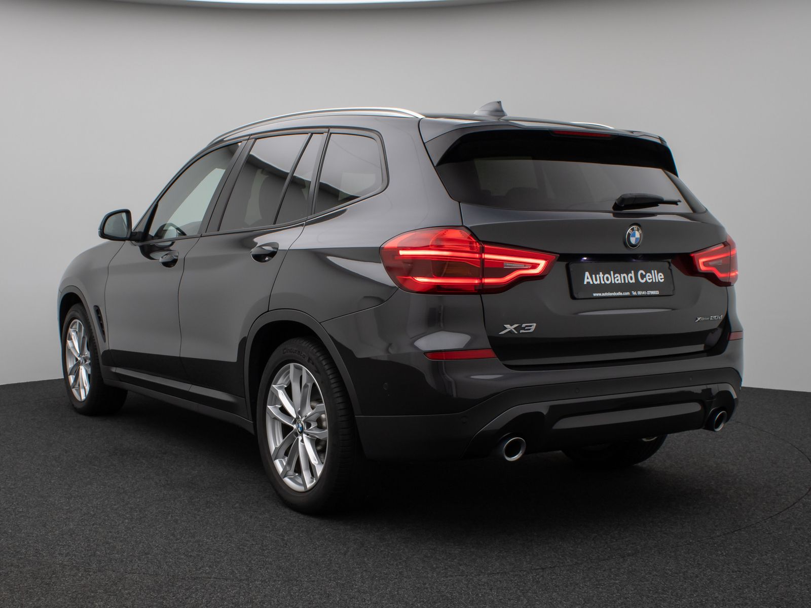 Fahrzeugabbildung BMW X3 xD20d Panorama Kamera DAB HiFi AHK Alarm 19"