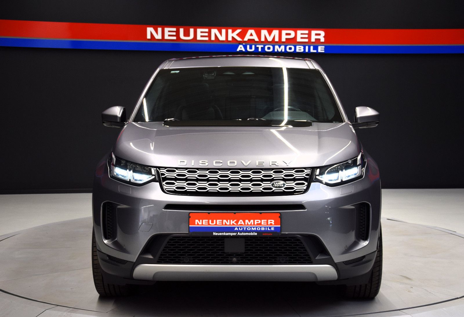 Fahrzeugabbildung Land Rover Discovery Sport AWD Pano Leder 360° LED PDC Totw