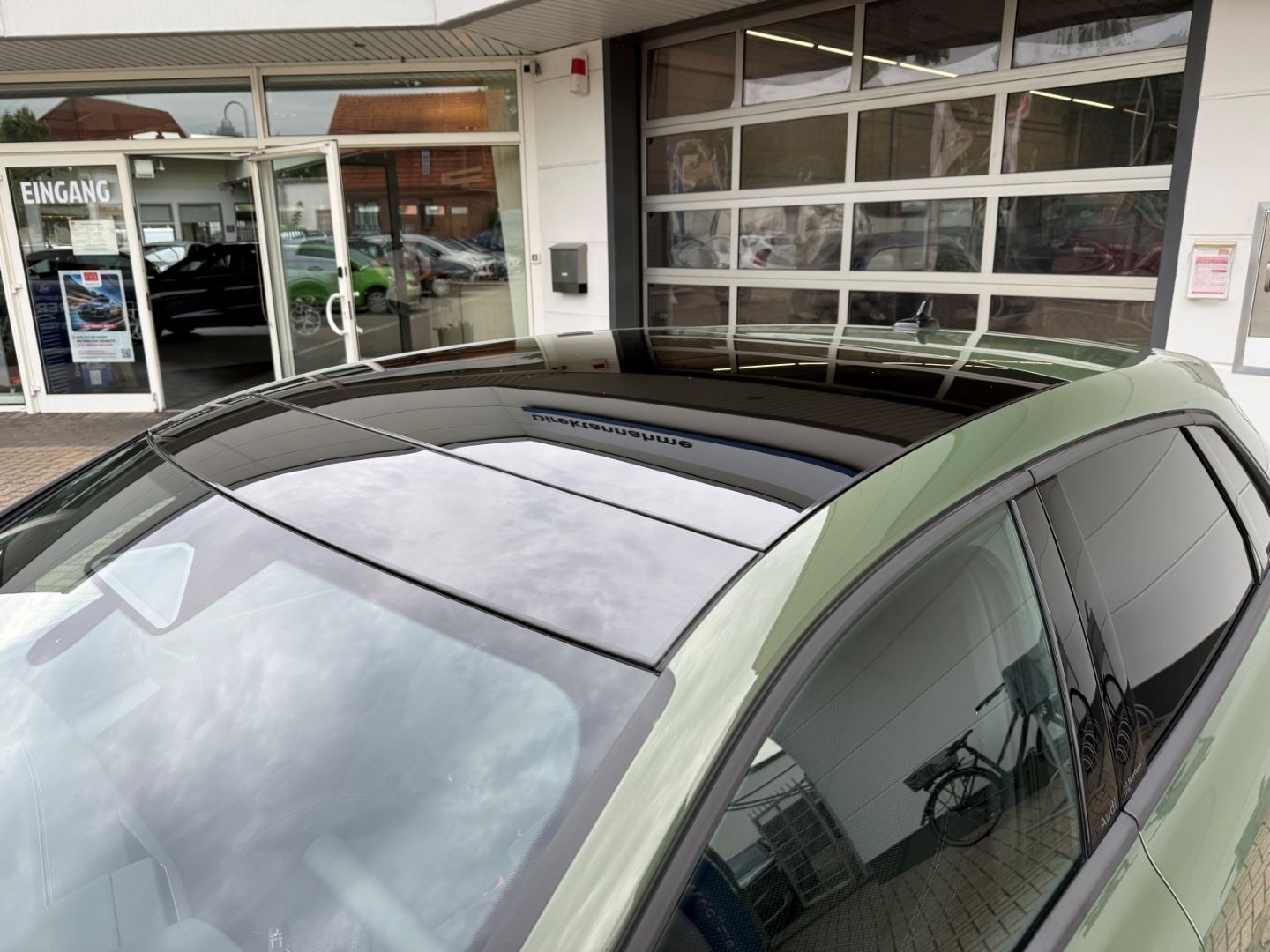 Fahrzeugabbildung Audi A3 TFSI Sportback S-Line Sport Pano Digi LED ACC