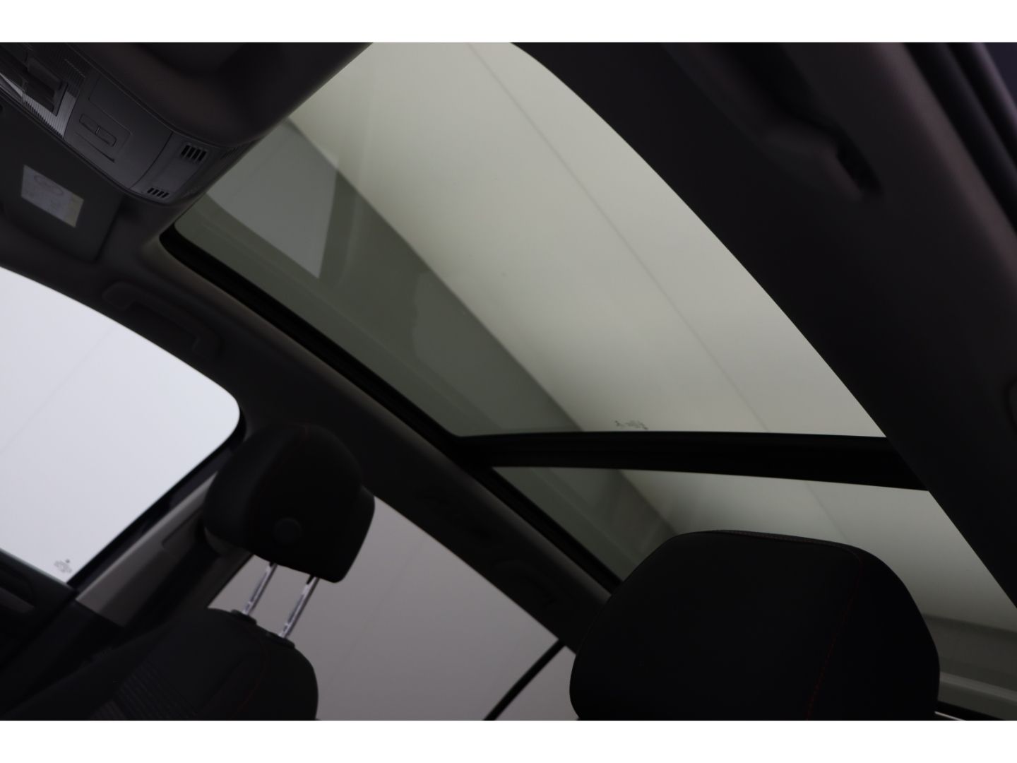 Fahrzeugabbildung Volkswagen Touran Comfortline BMT ACC, Pano, Schiebedach