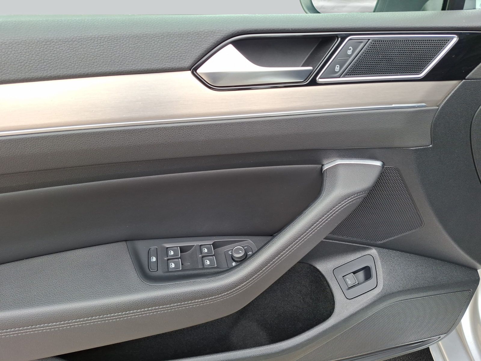 Volkswagen Passat Variant 2.0 TDI Highline NAVI AHK SD STAN foto 19
