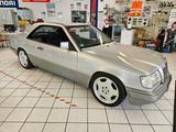 Mercedes-Benz CE 220 Coupé 124 Oldtimer - Mercedes-Benz: Coupé, C124