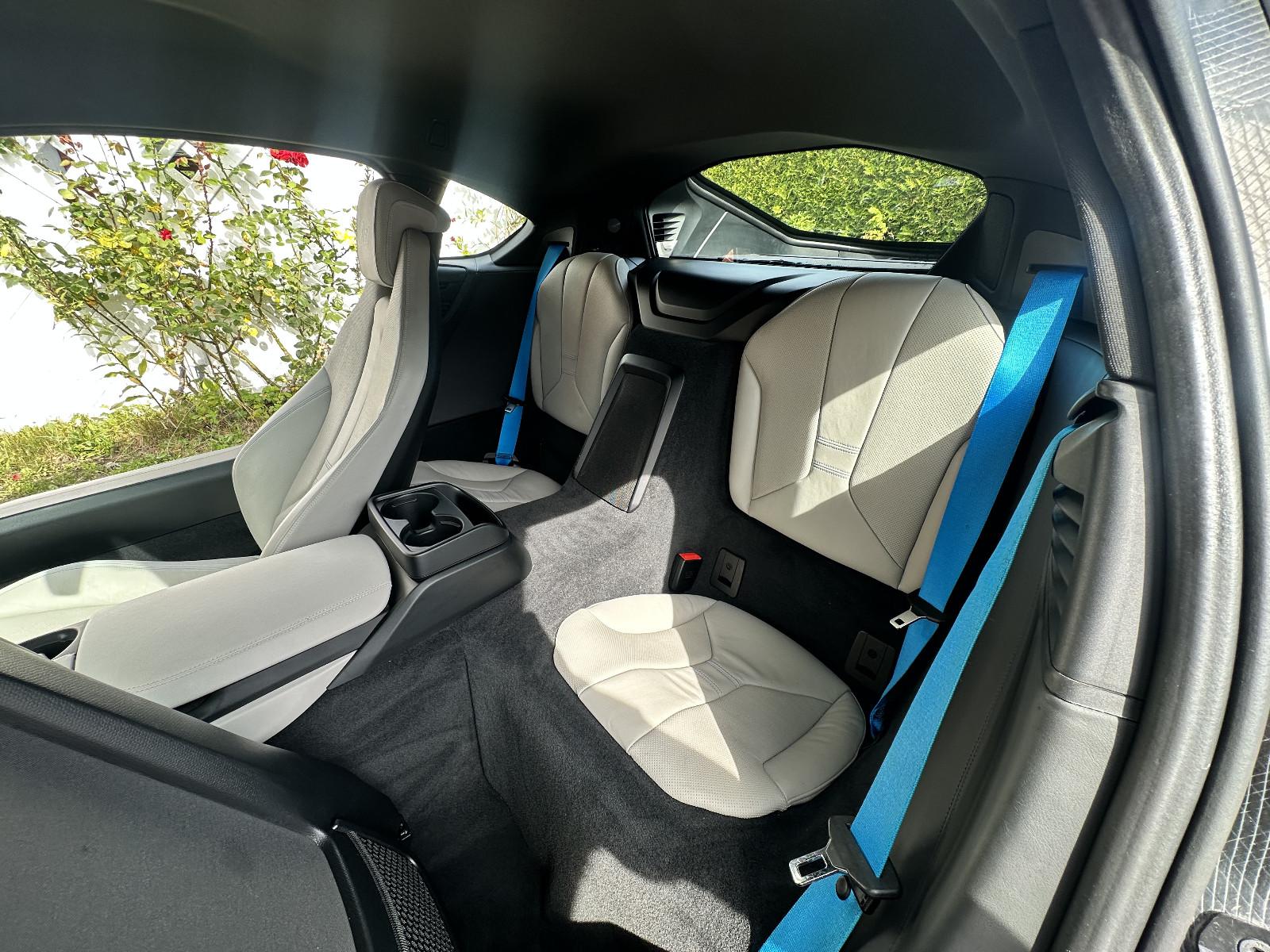 BMW i8 Pure Impulse Vollled., HUD, Harm./Kardon, 20"