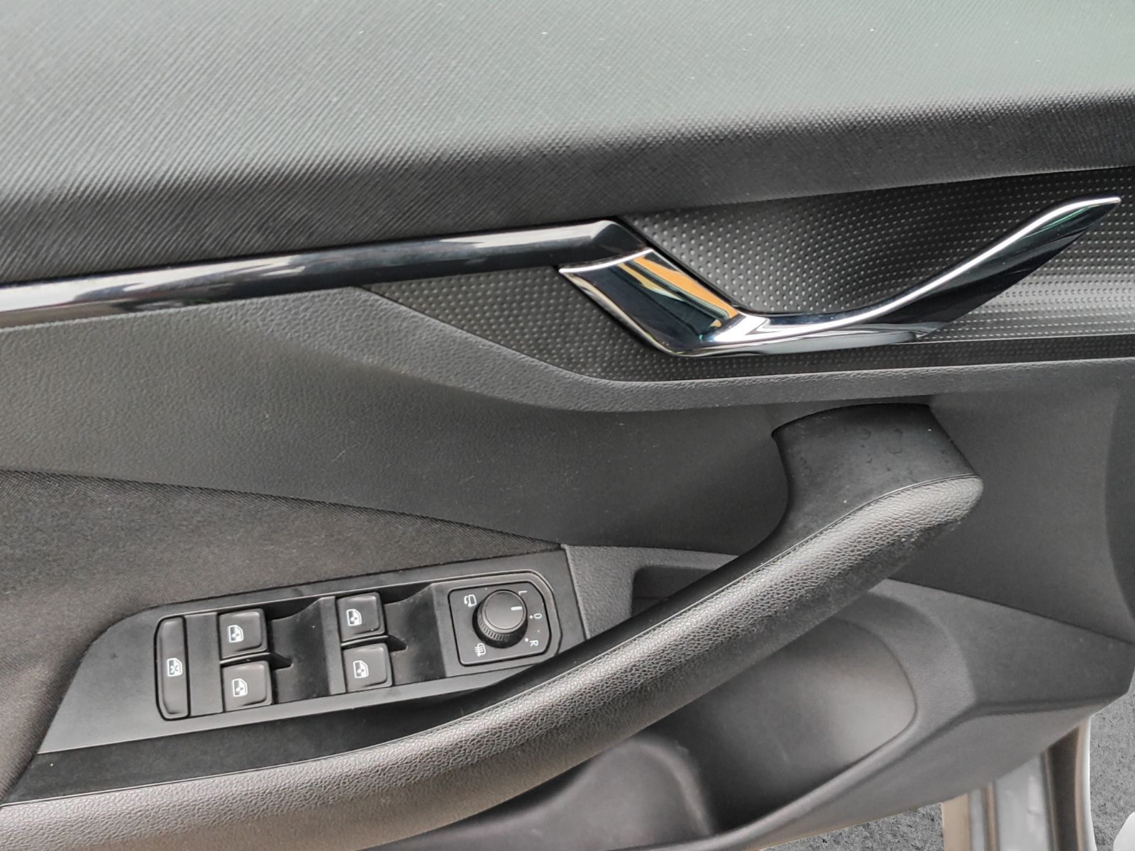 Fahrzeugabbildung SKODA Kamiq Ambition*Apple CarPlay*Chrom Paket*Tepomat