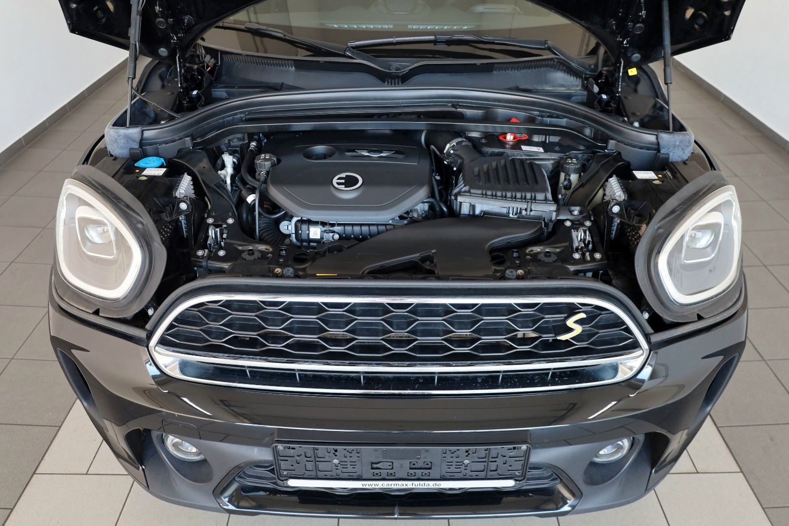 Fahrzeugabbildung MINI Countryman Cooper SE Essential Trim All4,ACC,Nav
