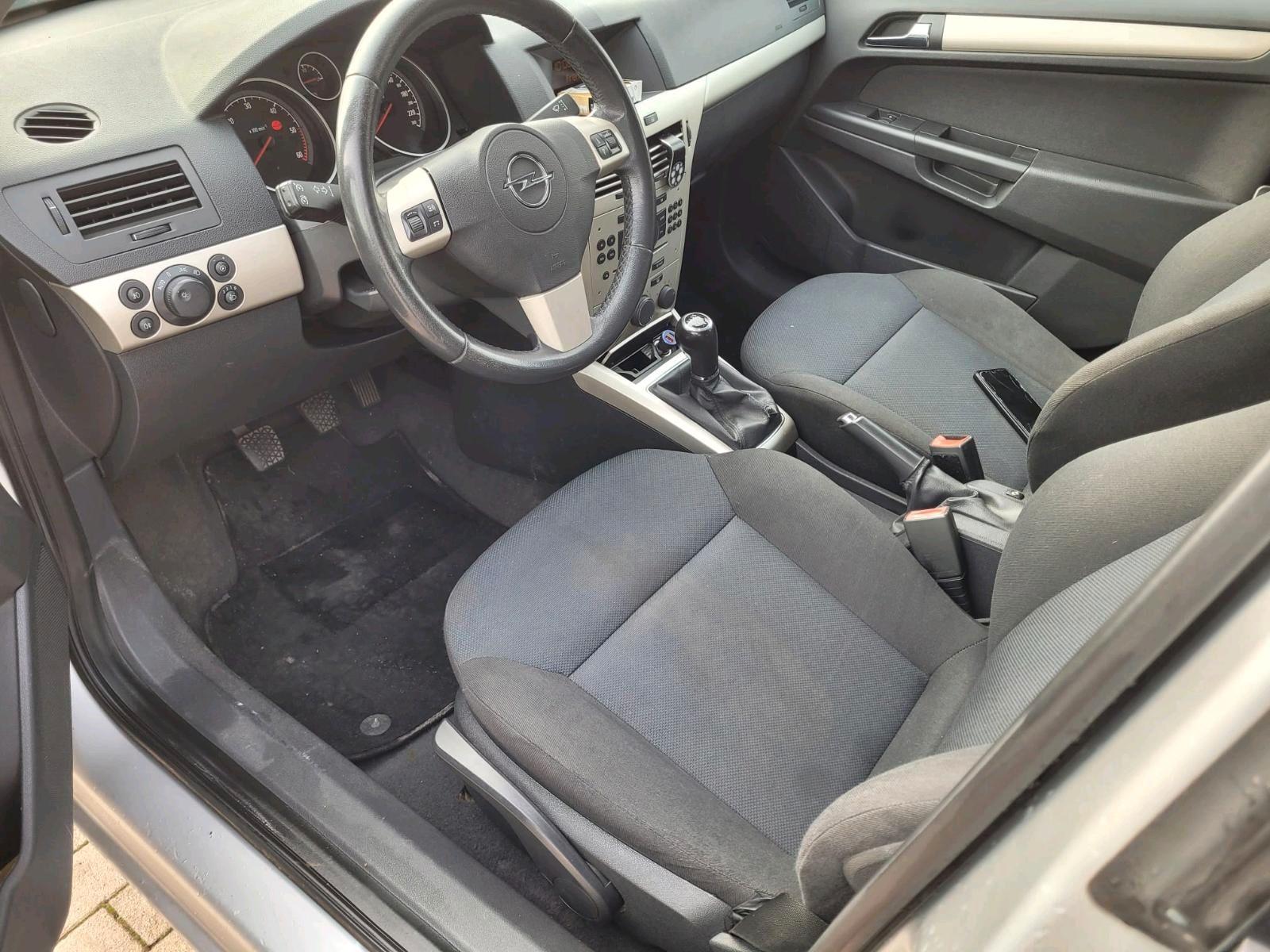 Opel Astra 2008 — engine 125 HP (92kW)