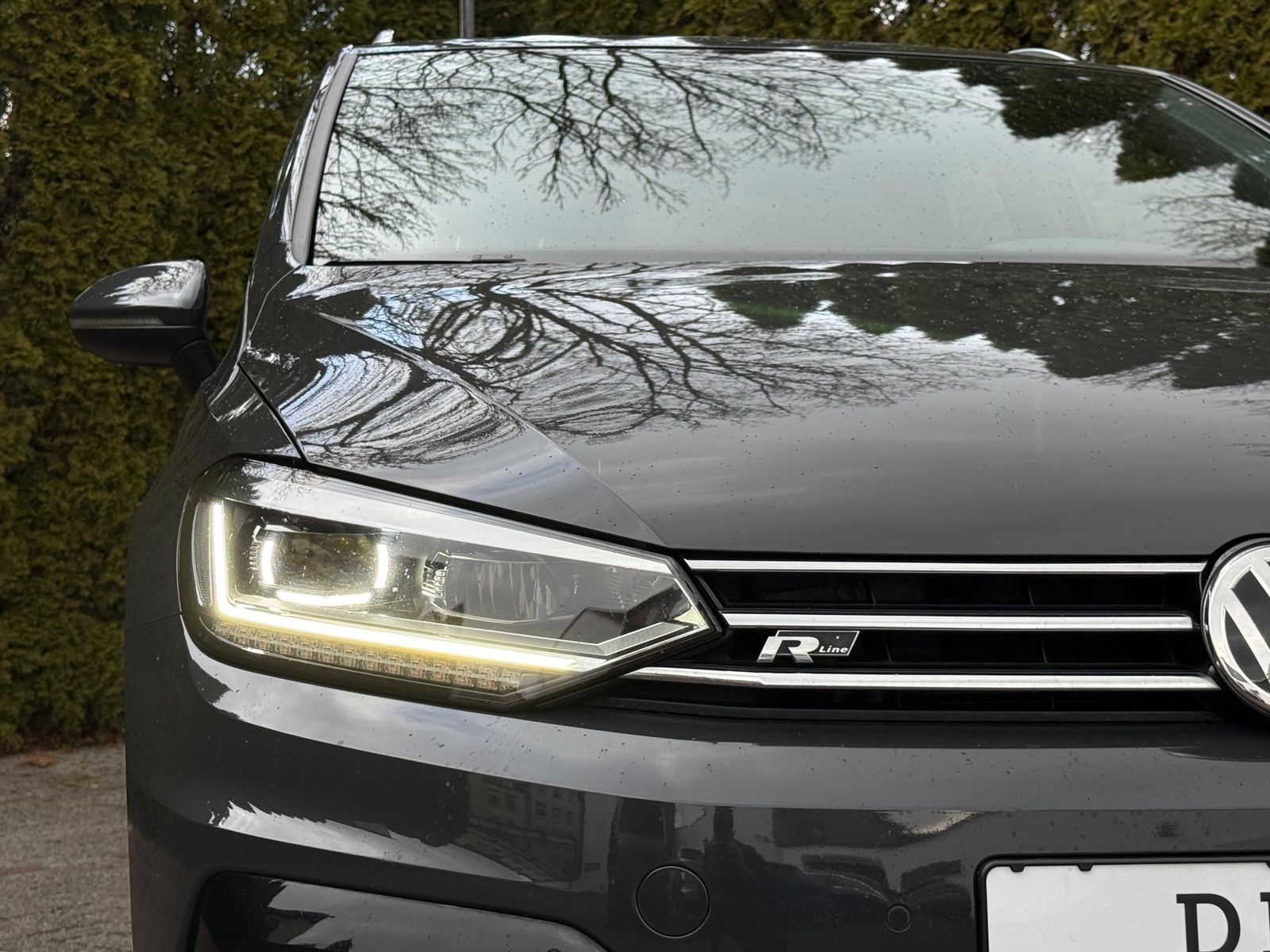 Fahrzeugabbildung Volkswagen Touran 2.0 TDI DSG R-Line LED+NAV+ACC+CARPLAY+