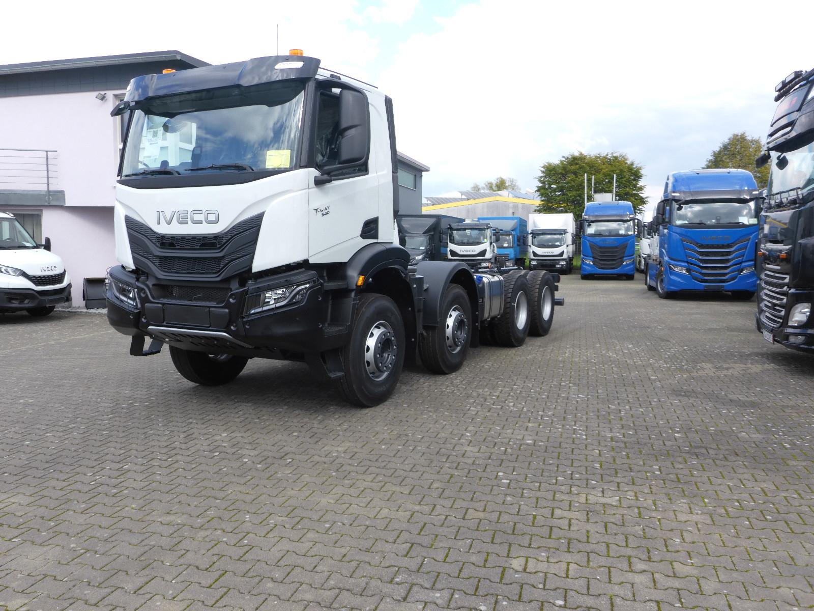 Iveco T-Way AD410T54 8X4 Radstand.4250mm 2-Stück