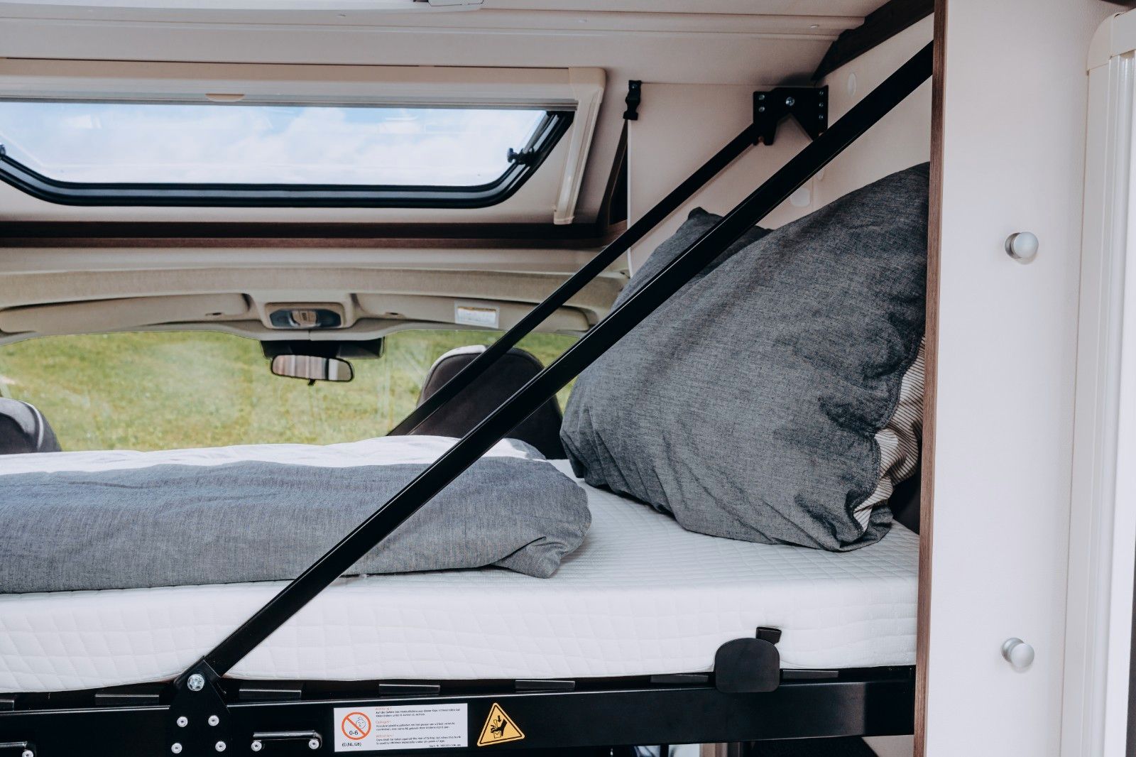 Fahrzeugabbildung Carado V347 pro+ Modell 2026  SIE SPAREN € 4.164 €