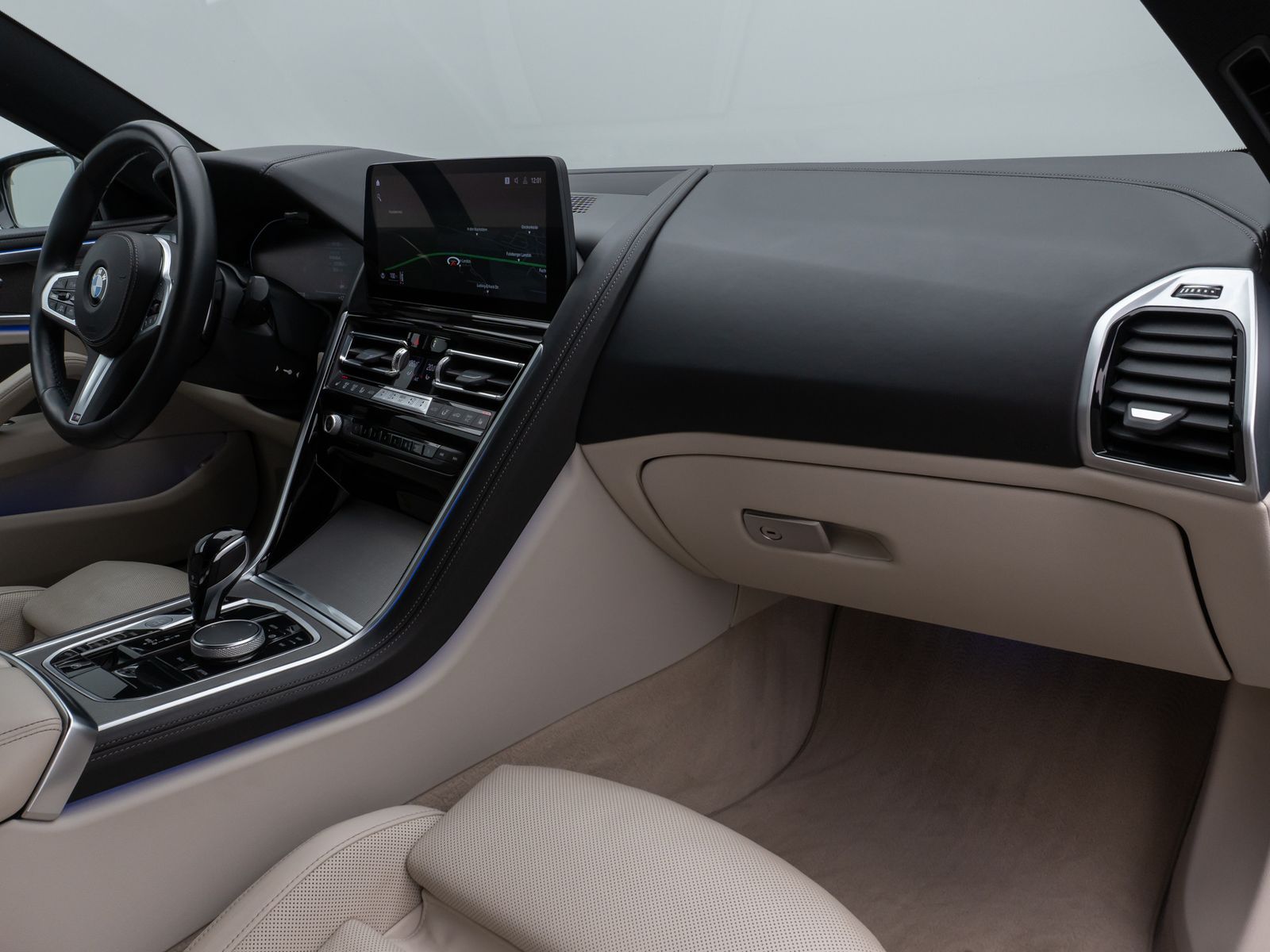 Fahrzeugabbildung BMW 840d xD Gran Coupè Laser 360°HUD SoftCl DisplKey