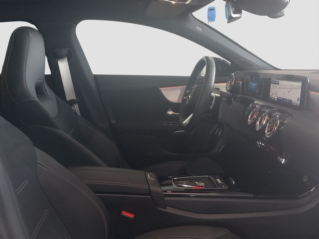 Fahrzeugabbildung Mercedes-Benz CLA 200 Shooting Brake AMG*Night*Navi*Pano*360°