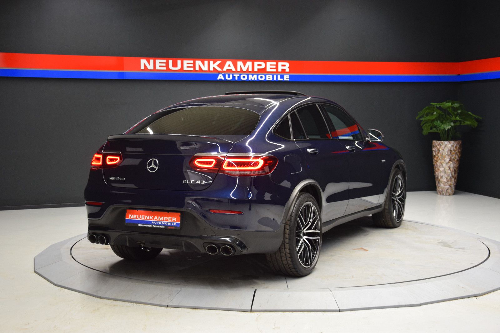 Fahrzeugabbildung Mercedes-Benz GLC 43 Coupe AMG 4Matic Pano s.AGA HuD ACC Burme