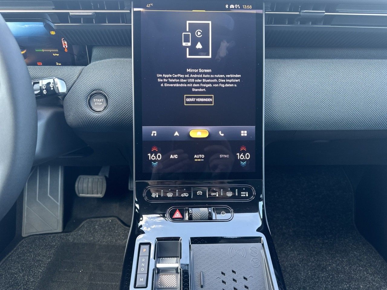 Fahrzeugabbildung Citroën C5 Aircross 145 Hybrid PLUS - mit KI generiert/bearbeitet