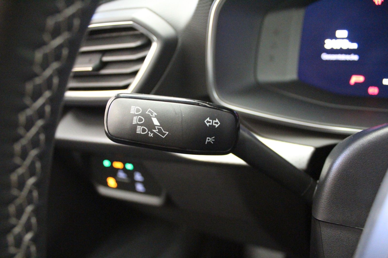 Fahrzeugabbildung SEAT Leon Sportstourer 1.5 Style DSG Automatik