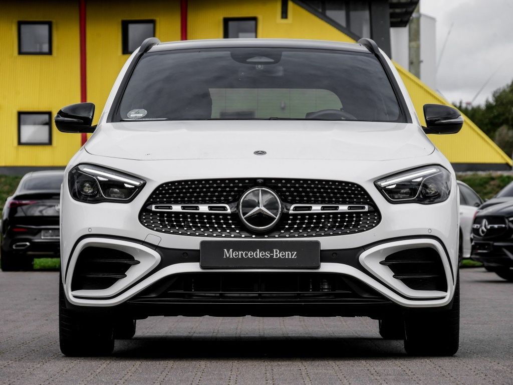 Mercedes-Benz GLA 200 AMG-Sport Pano AHK MLB Night Distr Ambi foto 19