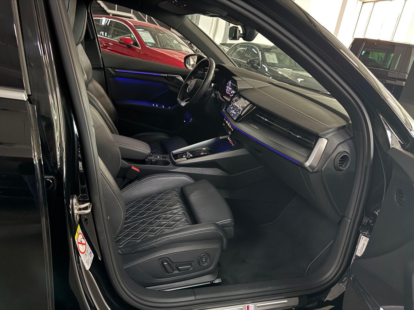Fahrzeugabbildung Audi A3 40 TDI LIM. QUATTRO 3X S-LINE RS3 S-SITZE B&0