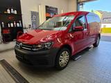 Volkswagen Caddy Maxi Trendline 1,4 TSI Rollstuhlumbau MwSt - Volkswagen Caddy Maxi mit Benzin-Antrieb