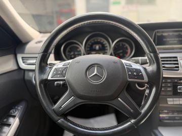 Mercedes E 300 - 11