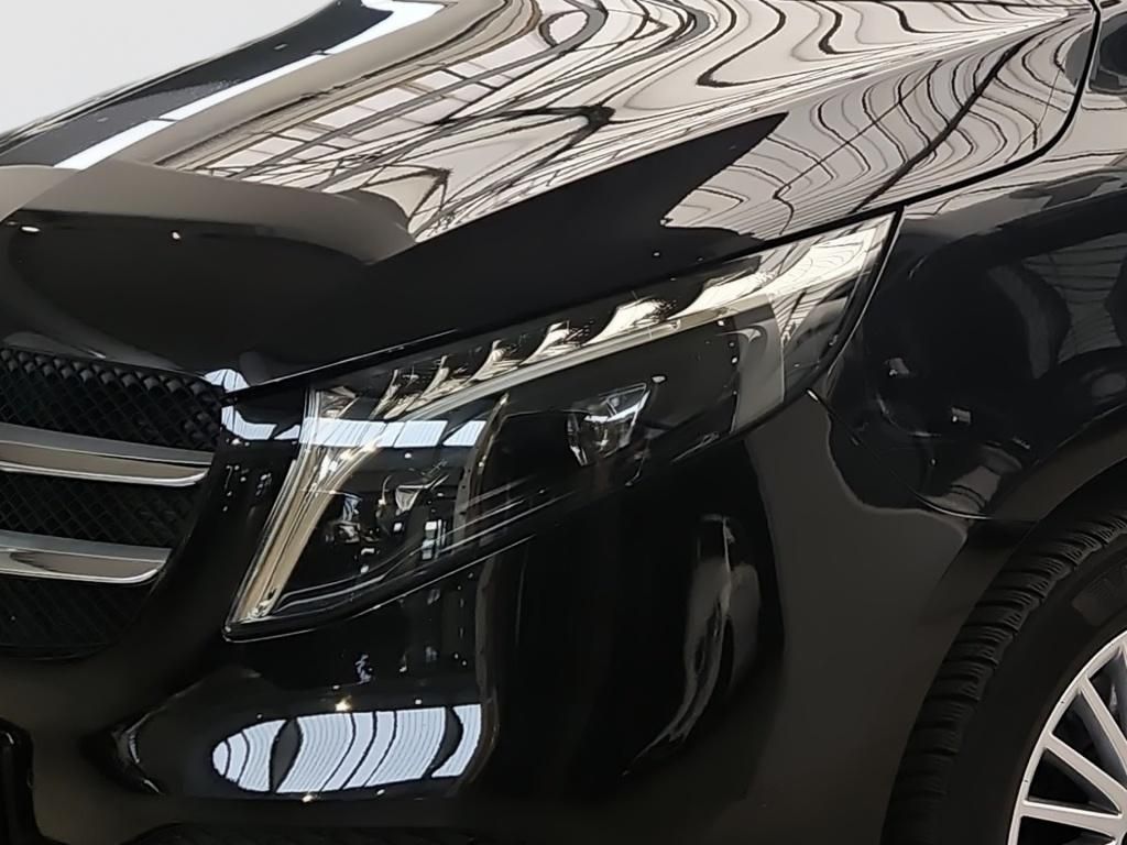 Fahrzeugabbildung Mercedes-Benz V 300 AVG lang 4x4 7 Sitze 2,5tAHK DISTRONIC EDW