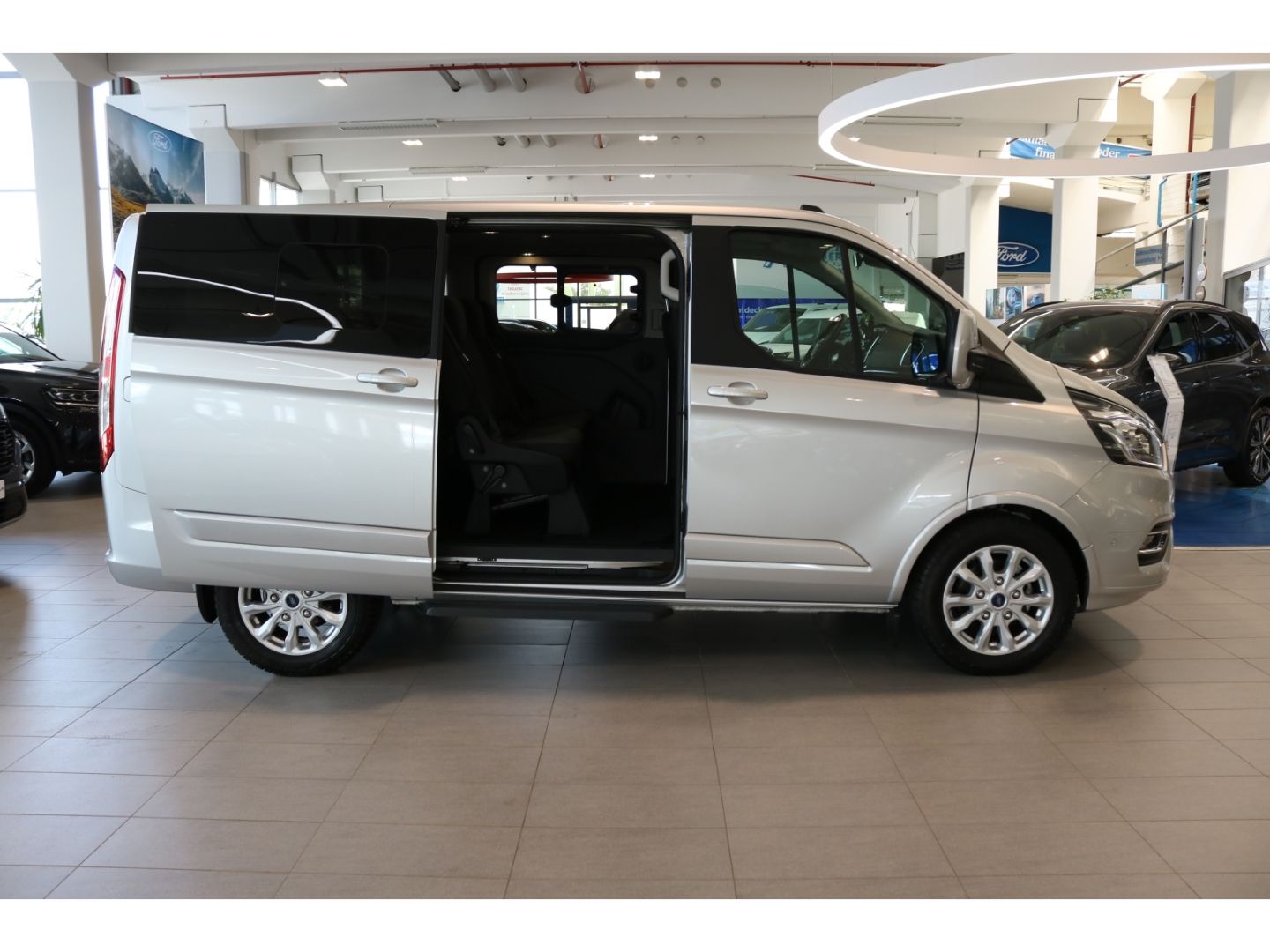 Fahrzeugabbildung Ford Tourneo Custom L1 Titanium 2.0 Kamera Spurh ASS