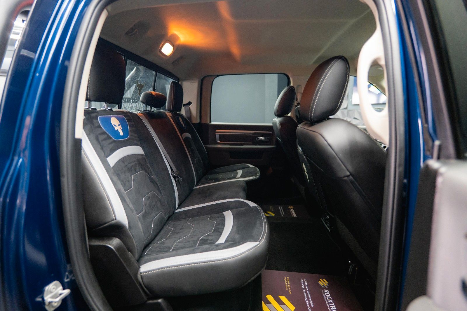 Fahrzeugabbildung Dodge RAM 5.7 V8 HEMI 4x4 OFFROAD Night Edition *19%*