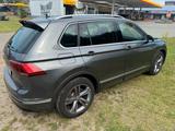 Volkswagen Tiguan 1.5 TSI ACT OPF Highline R-Line, AHK - Cars in Flensburg