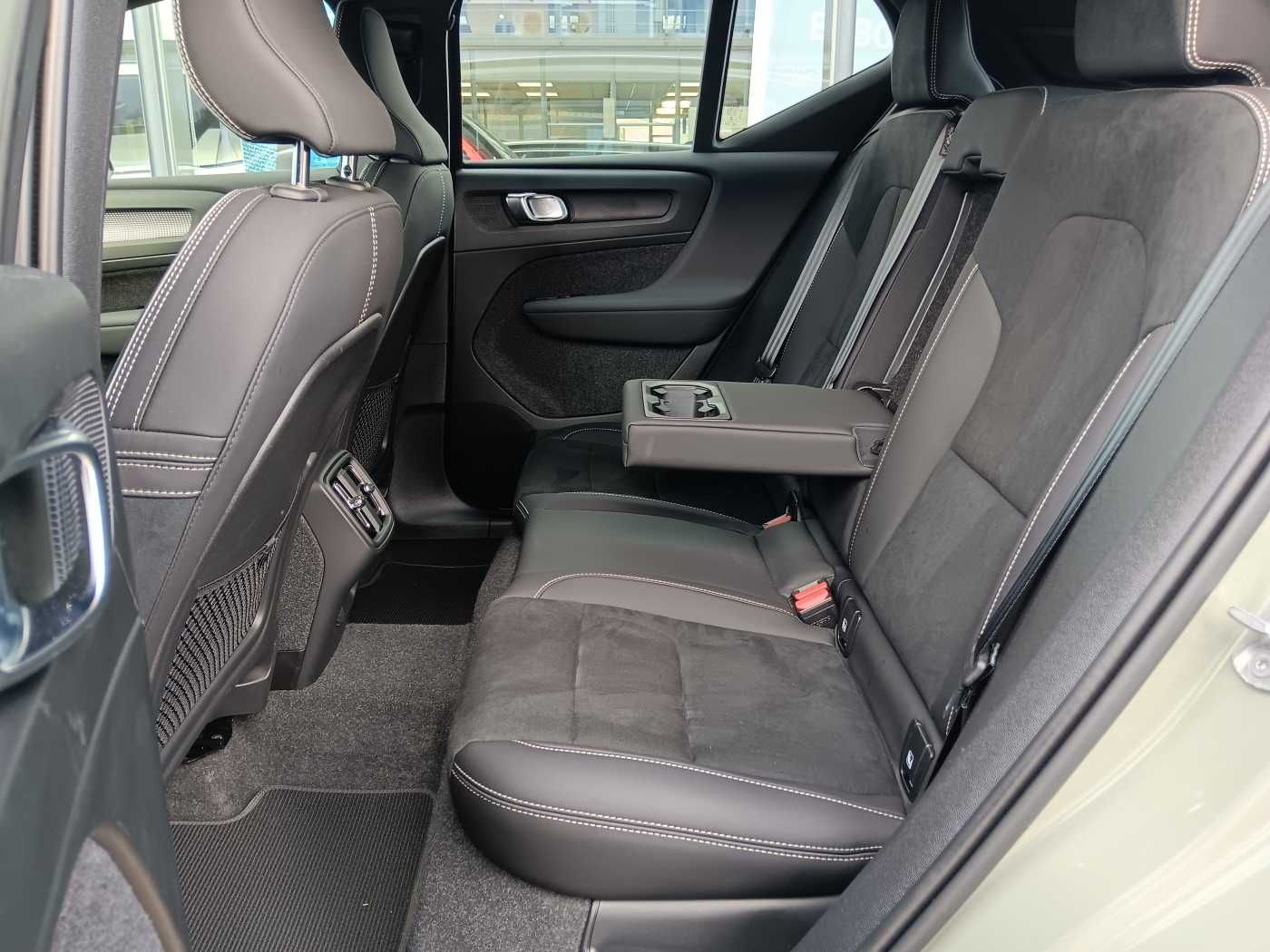 Fahrzeugabbildung Volvo XC40 B4 Automatik Plus Dark '360 Cam, GJR'