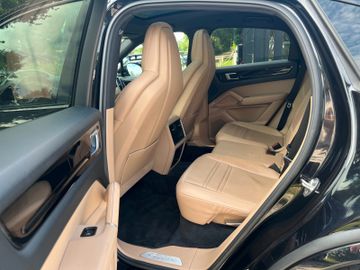 Porsche Cayenne - 11