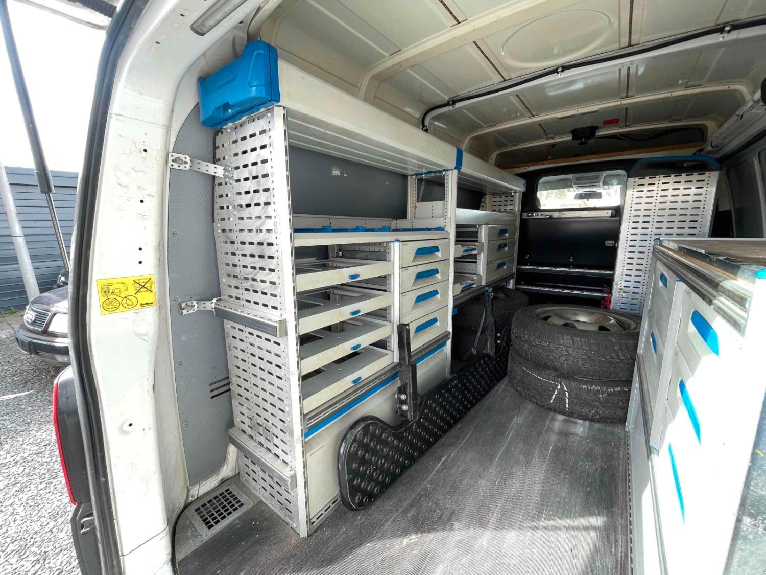 Volkswagen T6 Transporter Kasten Mittelhochdach lang  Klima