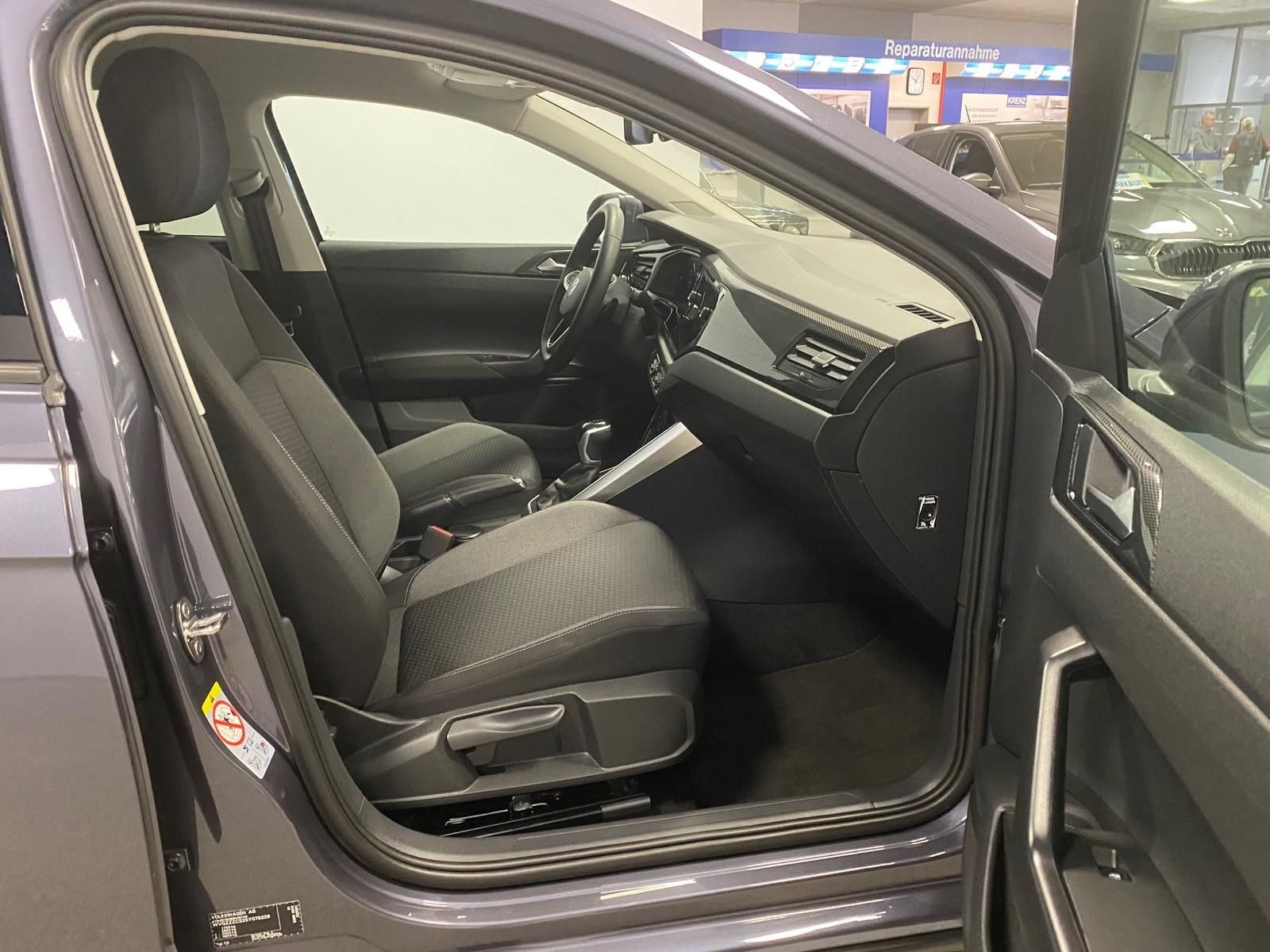 Fahrzeugabbildung Volkswagen Taigo 1.5 16V TSI ACT Life+APP+MATRIX+ALLWETTER+
