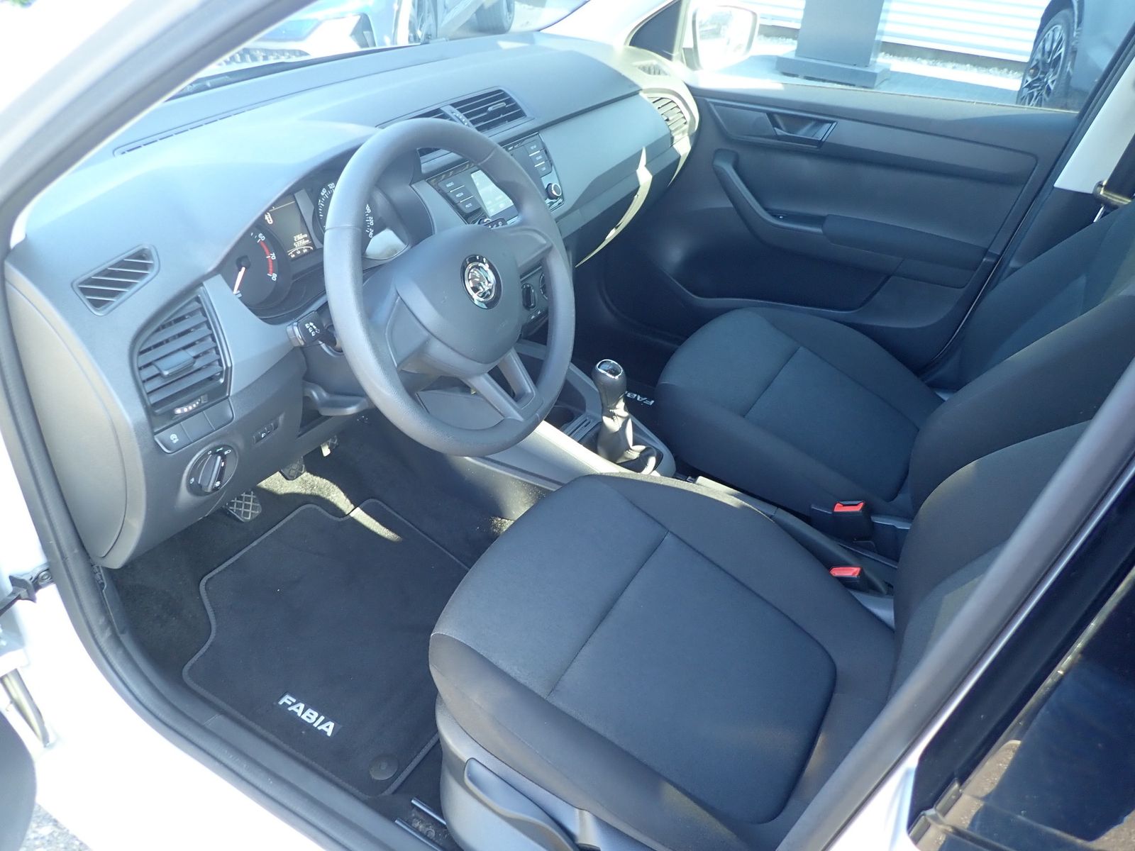 Fahrzeugabbildung SKODA Fabia 1.0 Cool Edition