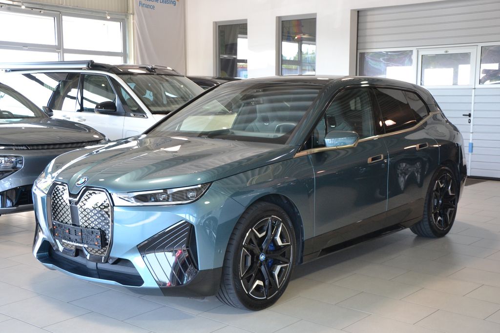 Image of BMW iX