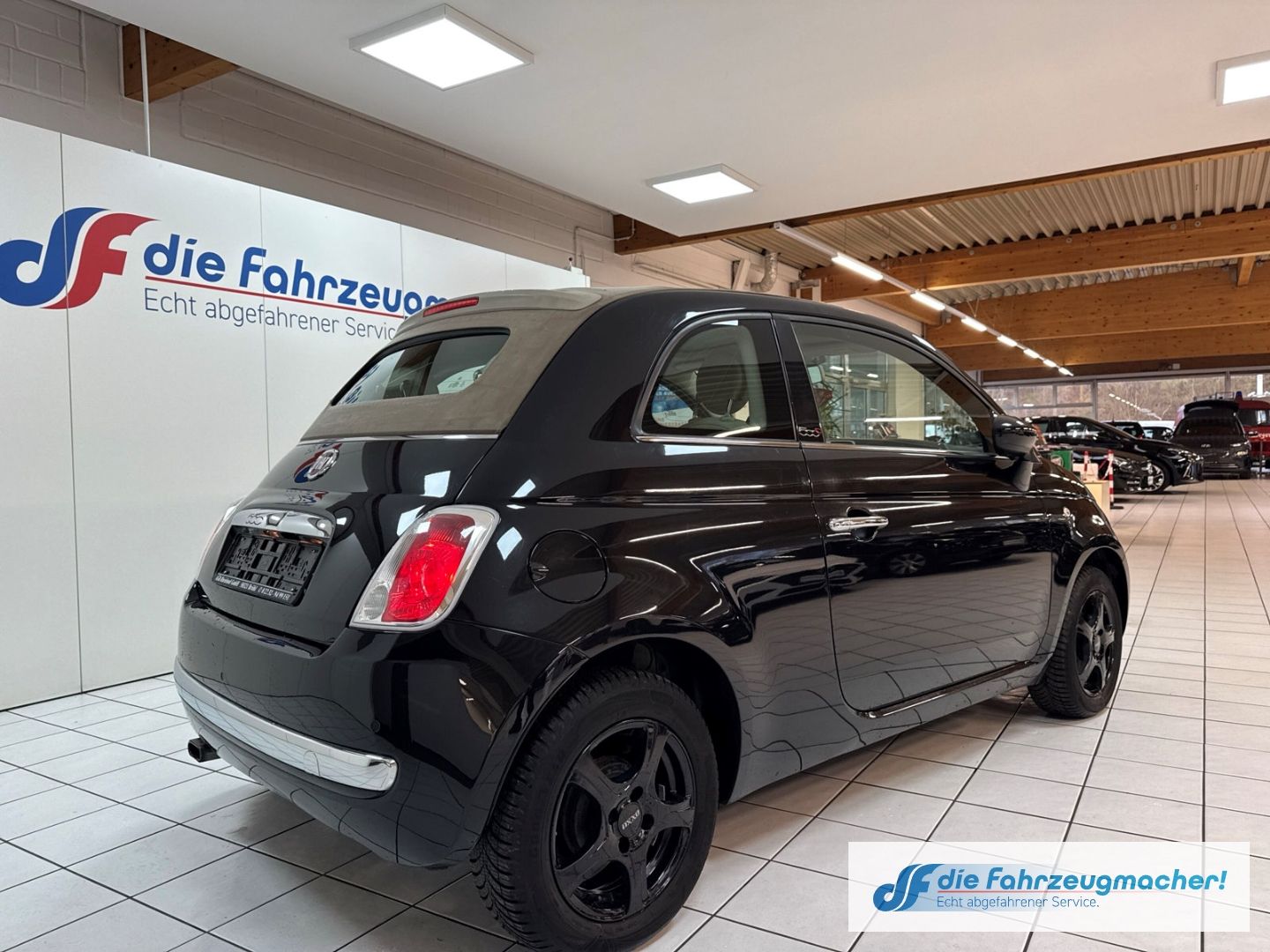 Fahrzeugabbildung Fiat 500 Lounge Faltdach PDC *IM KUNDENAUFTRAG