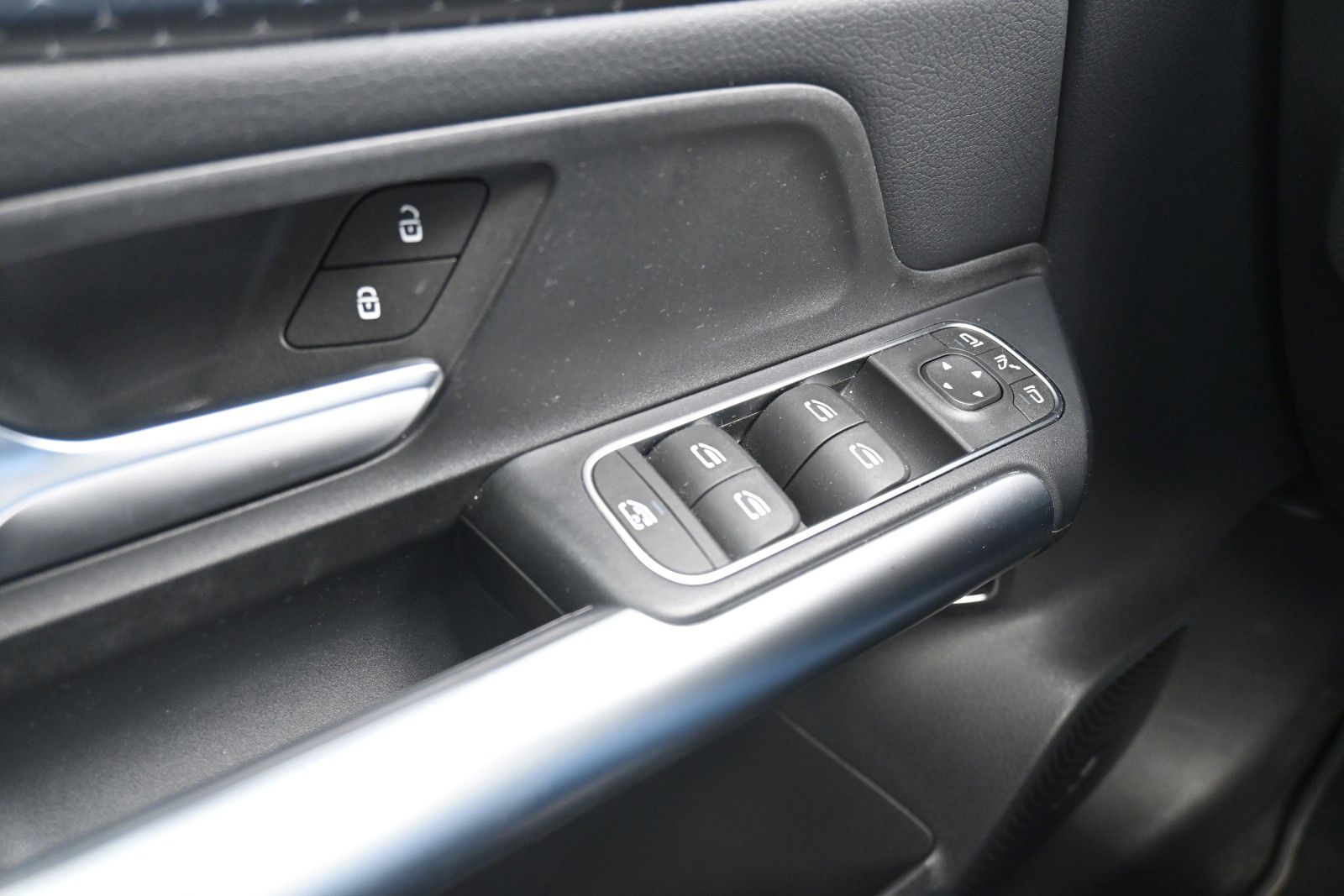 Fahrzeugabbildung Mercedes-Benz GLA 200 DKG Progressive*PANO*CAM*Totw.*AHK