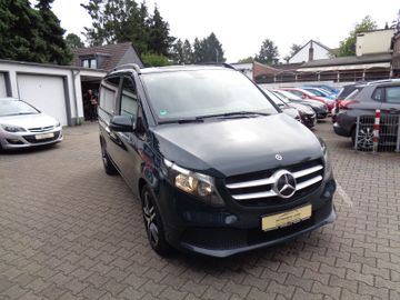 Mercedes V 220 - 3