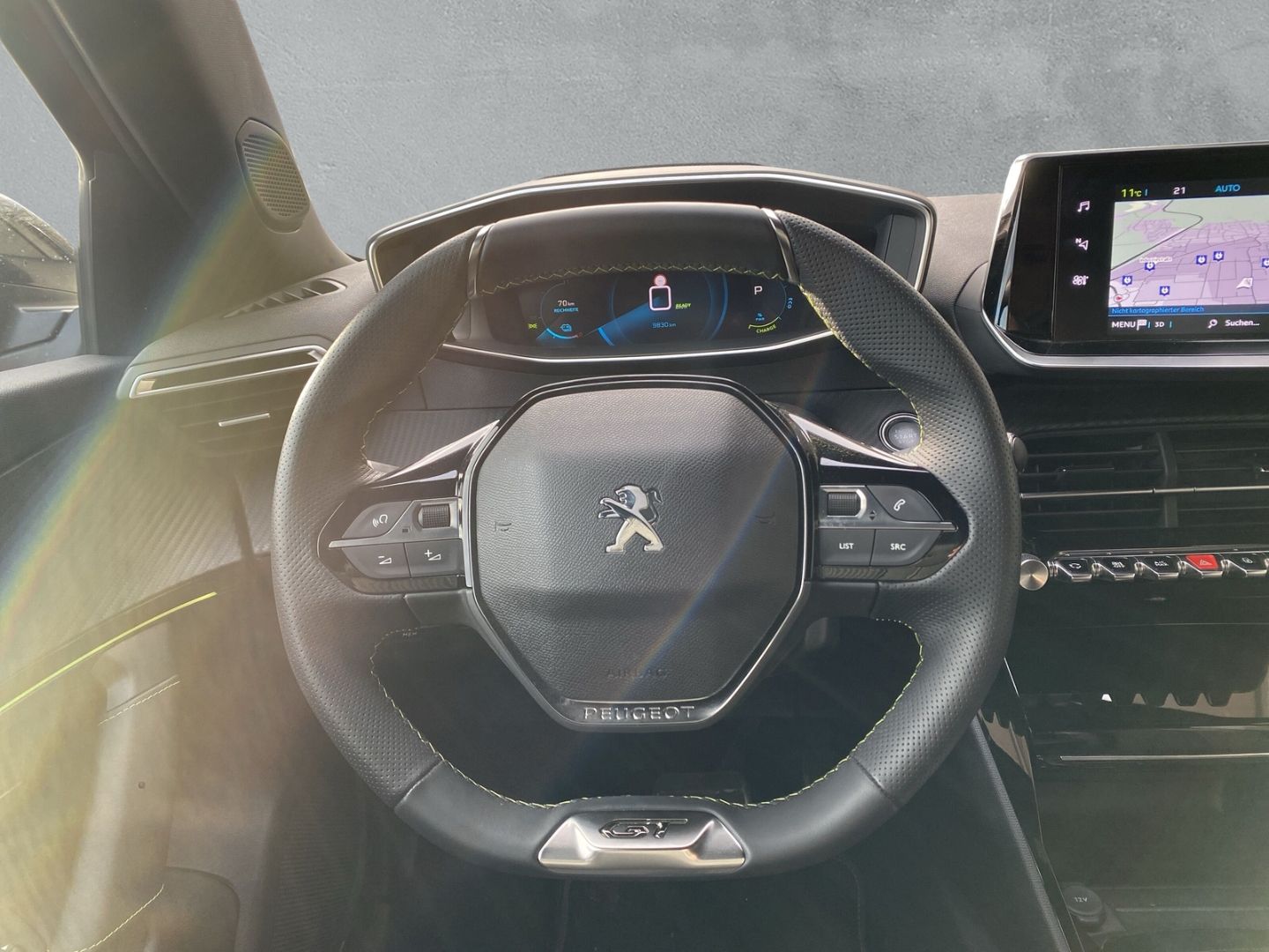 Fahrzeugabbildung Peugeot 2008 e- GT Elektromotor 136 *Rückfahrkamera*Sitz