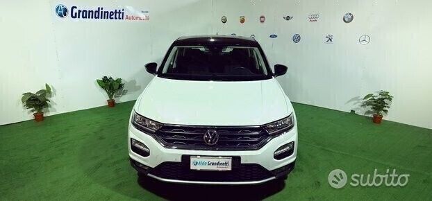 Volkswagen T-ROC 1.6 tdi SCR Style 116cv anno 20 imagem 2