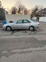 Mercedes-Benz E 240 ELEGANCE V6 W210 - gebrauchte Mercedes-Benz E 240 aus dem Jahr 2001