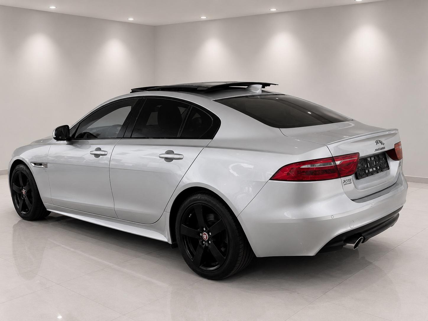 Jaguar XE R-Sport Pano