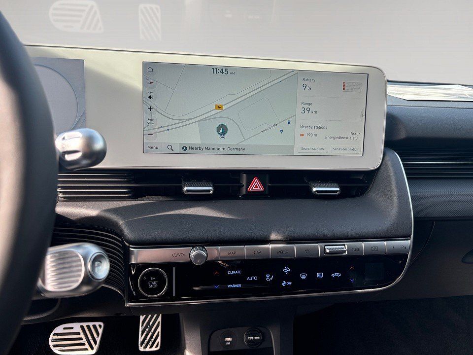 Fahrzeugabbildung Hyundai IONIQ 5 77,4kWh AWD UNIQ 20 Relax Kamera Pano