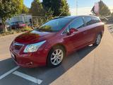 Toyota Avensis - Toyota Avensis aus 2010: Kombi