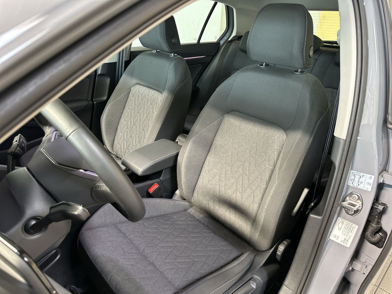 Volkswagen Golf VIII 1.5 TSI Life OPF USB DAB EPH MAL SHZ foto 5