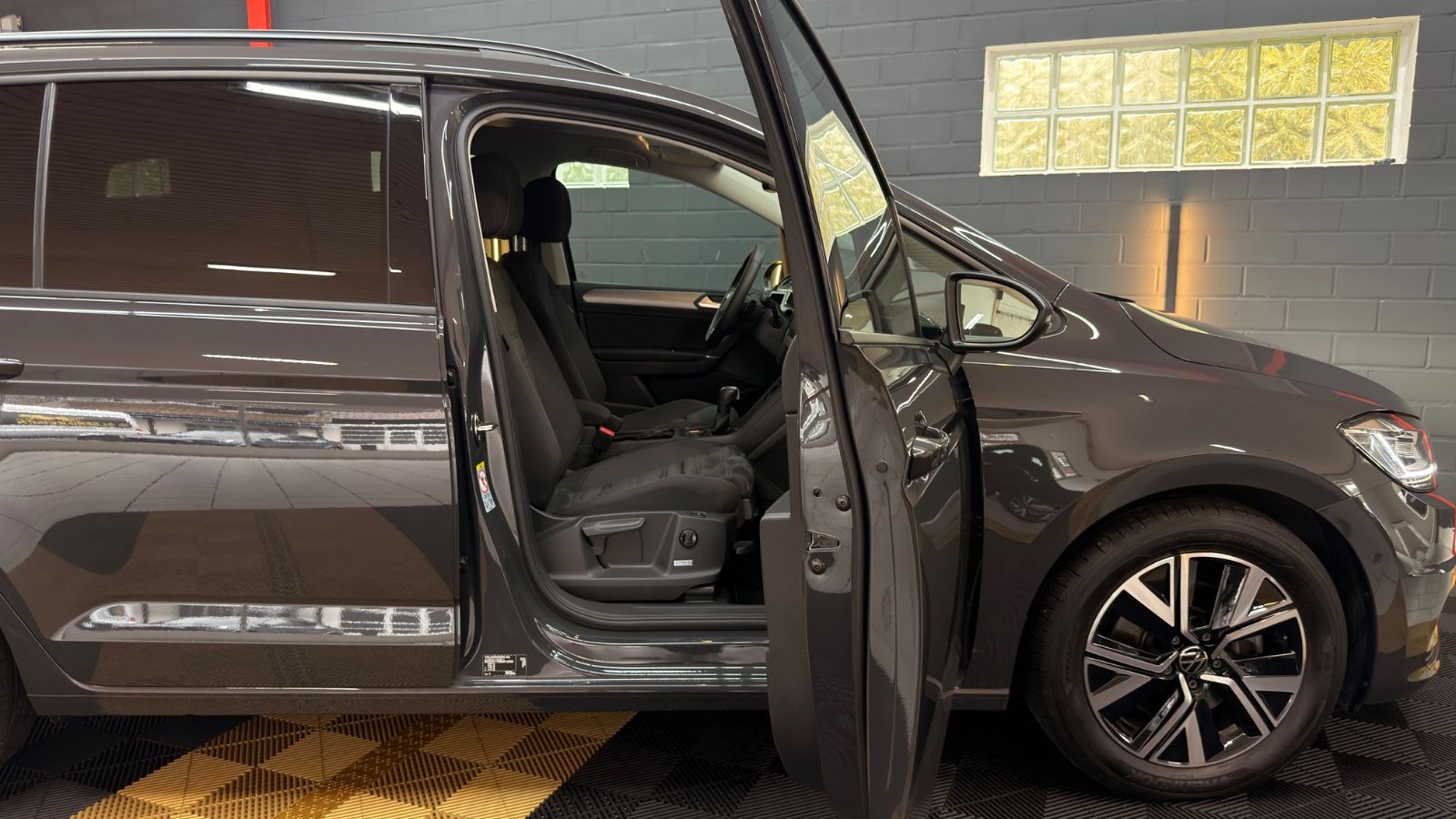 VW Touran Touran Highline AHK|Dynaudio|Massage|7-Si|Kamera Vorschau 17