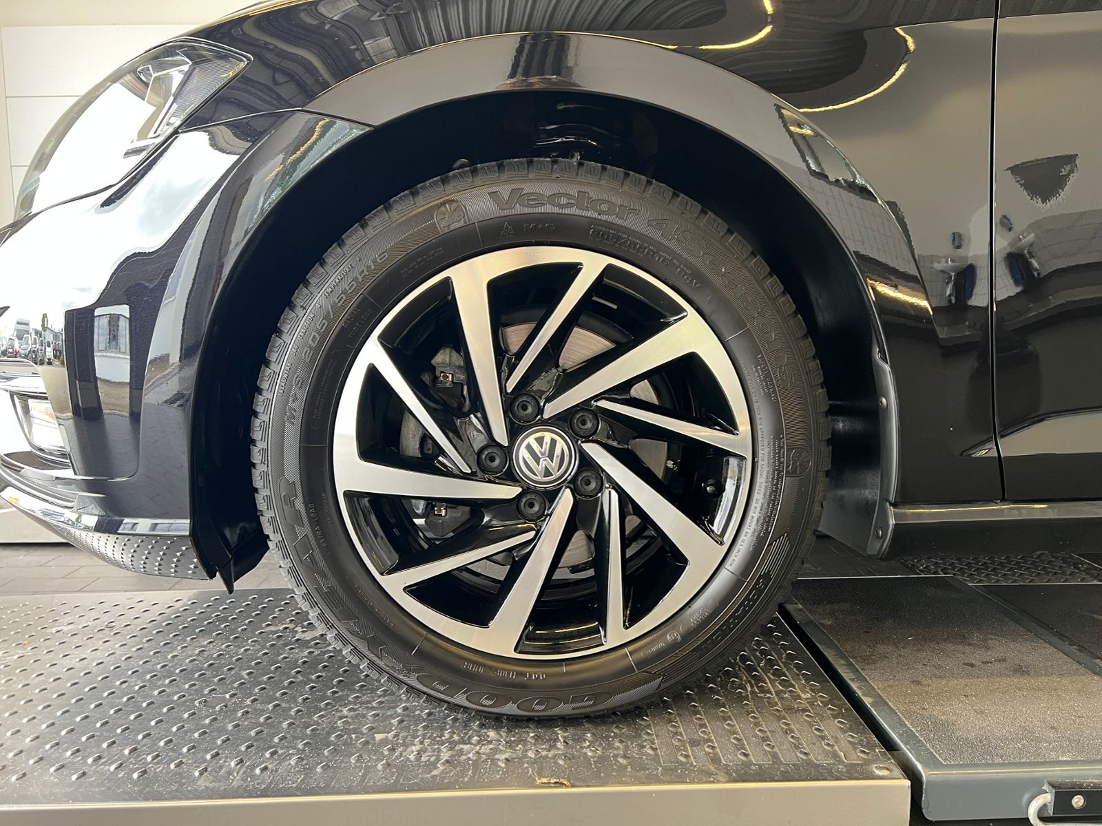 Fahrzeugabbildung Volkswagen Golf VII Variant Join 1.5 TSI ACT BlueMotion *Pa