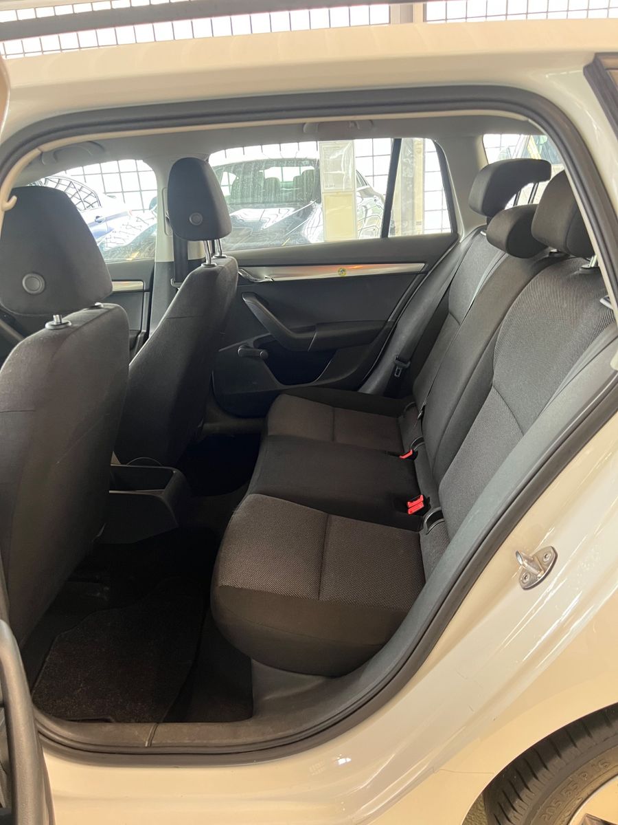 Fahrzeugabbildung SKODA Octavia Combi Active