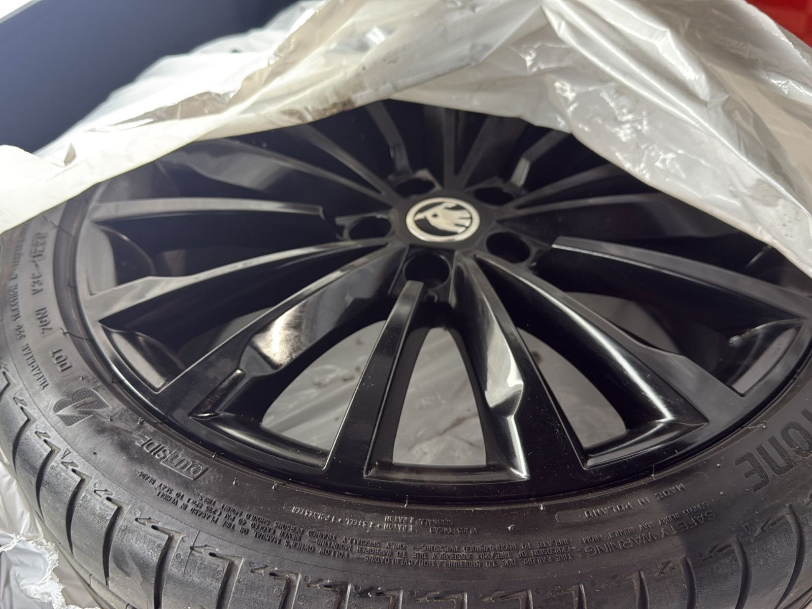 Fahrzeugabbildung SKODA Superb Combi Premium Edition/ AHK