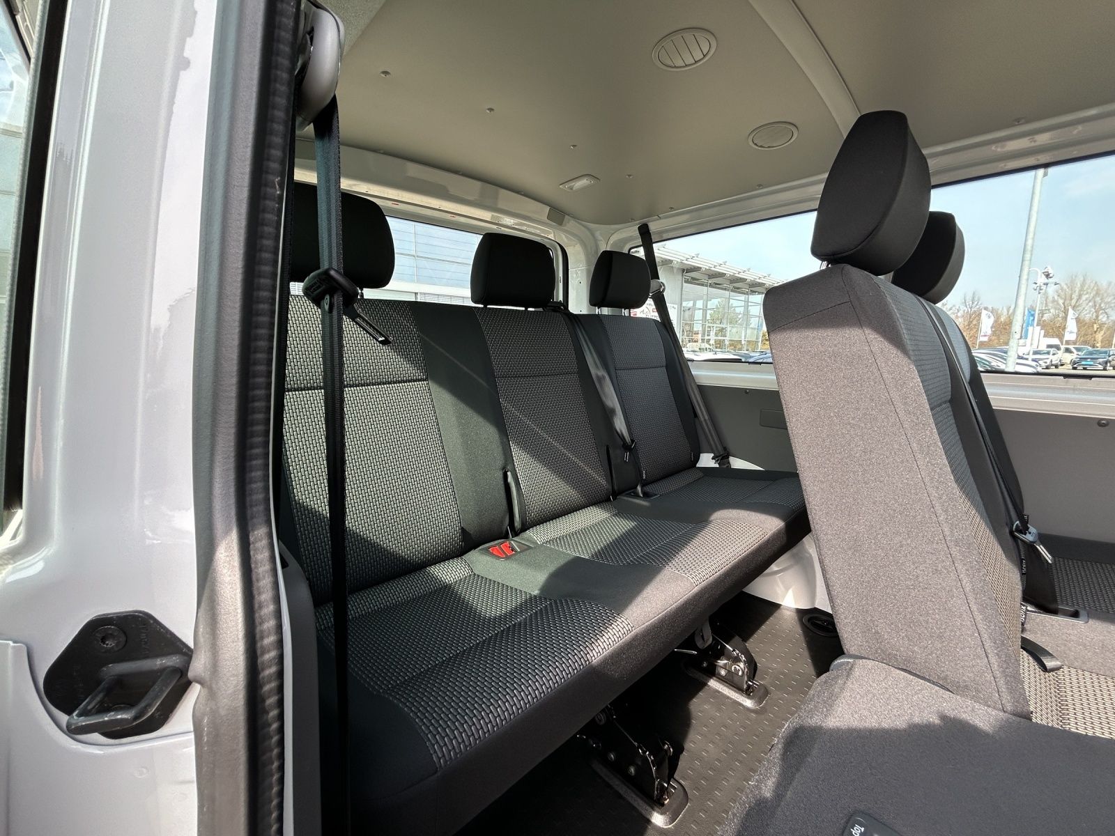 Fahrzeugabbildung Volkswagen T6 Kombi T6.1 TDI 9- Sitzer LED GRA PDK KLIMA VO
