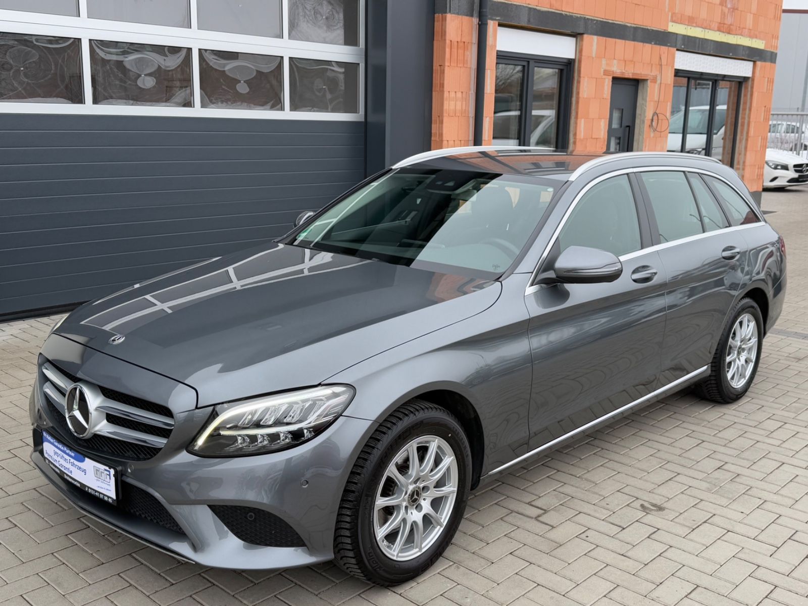 MERCEDES-BENZ C 180 CGI Avantgarde *LED*NAVI*KAMERA*TEMPO*