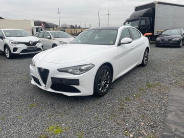 Alfa-Romeo Giulia - 2