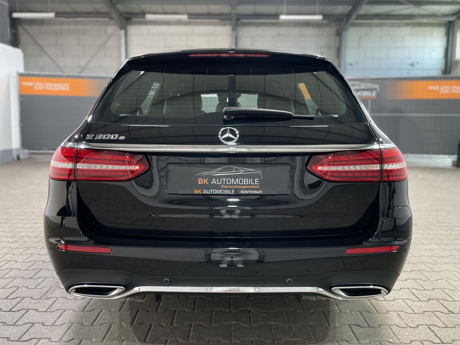 Fahrzeugabbildung Mercedes-Benz E 300 e AMG #Wide.#LED#Distr.#Memory#HeadUp#360°